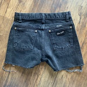 Super cute wrangler shorts